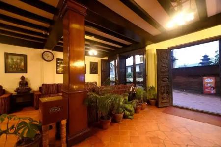 Vajra Guest House & Restaurant - 1