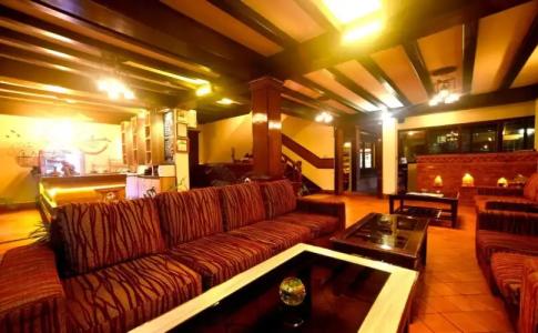 Vajra Guest House & Restaurant - 16