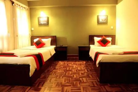 Vajra Guest House & Restaurant - 30