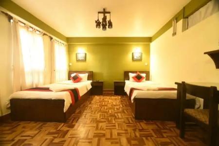 Vajra Guest House & Restaurant - 29