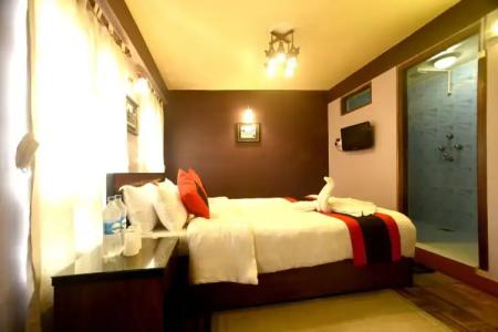 Vajra Guest House & Restaurant - 29