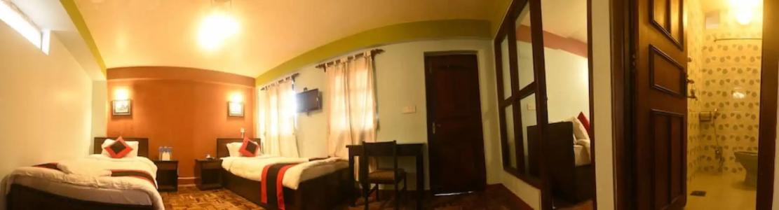 Vajra Guest House & Restaurant - 31