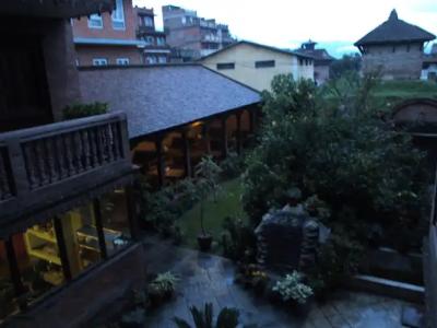 Vajra Guest House & Restaurant - 14