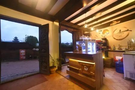 Vajra Guest House & Restaurant - 21