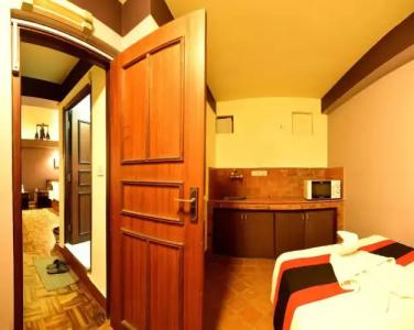 Vajra Guest House & Restaurant - 19