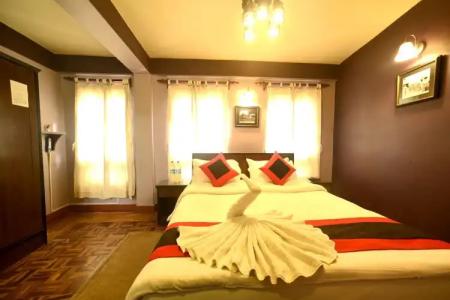 Vajra Guest House & Restaurant - 33