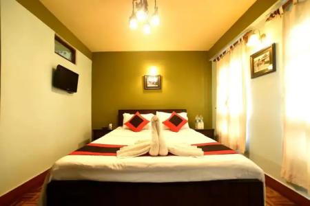 Vajra Guest House & Restaurant - 5