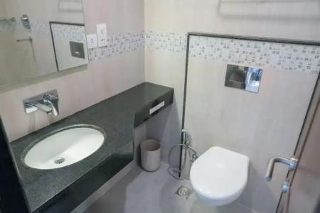 ViaVia Boutique - - 10