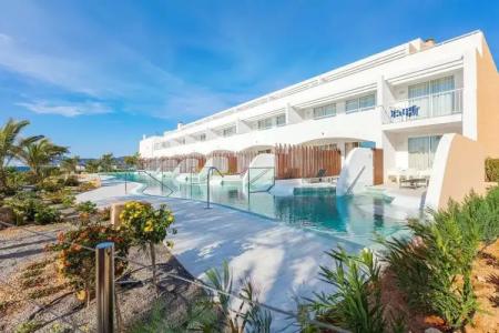 Sirenis Seaview Country Club - 4