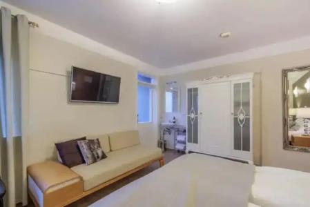 Snorri's Guesthouse - 33