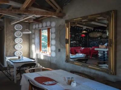 Utopia Boutique - 23