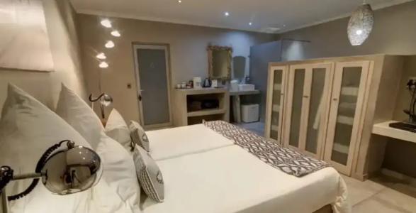 Utopia Boutique - 55