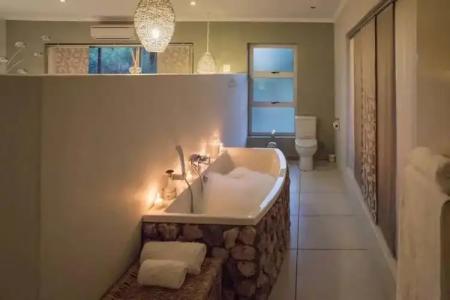 Utopia Boutique - 34