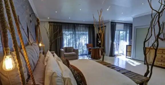 Utopia Boutique - 61