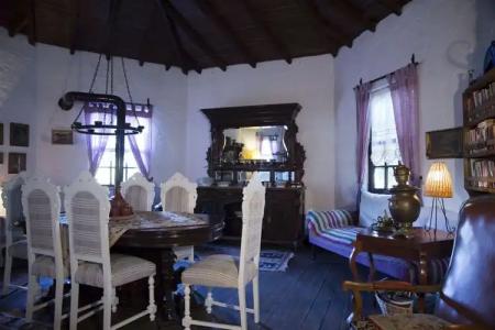 Bakkhos Guesthouse - 17