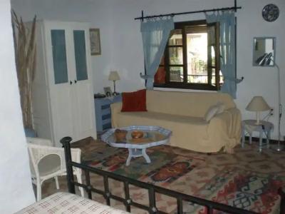 Bakkhos Guesthouse - 2