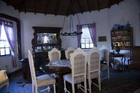 Bakkhos Guesthouse - 19