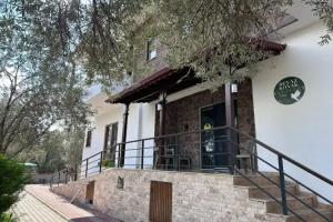 Beyaz Konak Gure, Akcay