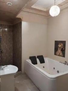 Happiness Guest House - 9