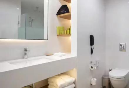 Hilton Garden Inn - 33