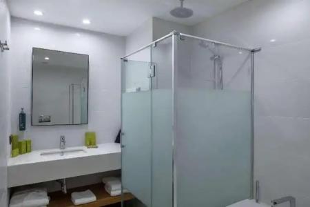 Hilton Garden Inn - 35