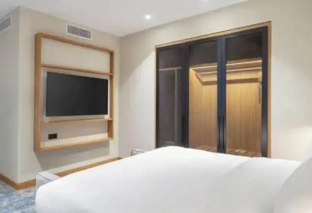 Hilton Garden Inn - 40