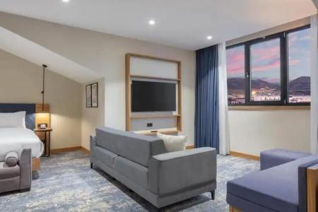 Hilton Garden Inn - 3