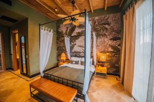 The Remote Hotel, Sarigerme