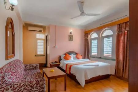 River Holiday Inn - 5