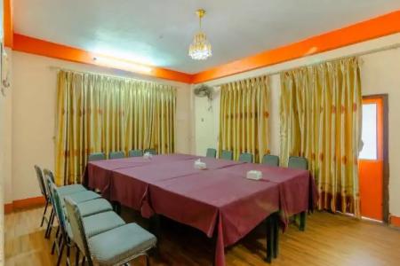 River Holiday Inn - 10