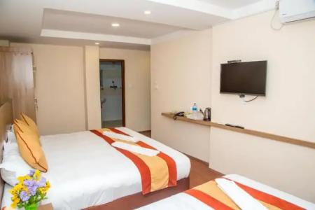 Sakura Boutique - 41