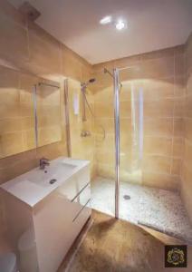 Rich List Banus - 28