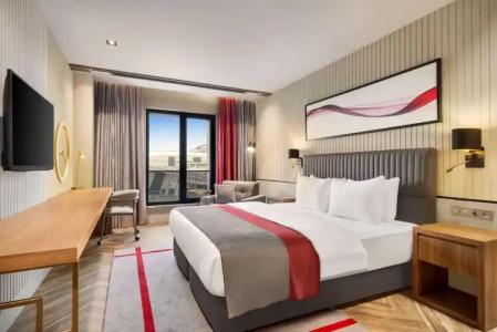 Ramada by Wyndham - 16