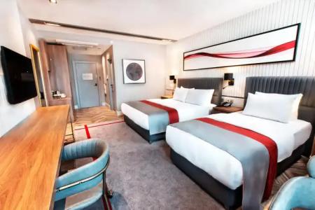 Ramada by Wyndham - 4