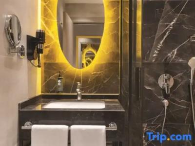 Ramada by Wyndham - 19