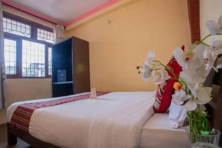 Traveler's Holiday Inn - 27