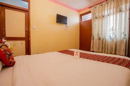 Traveler's Holiday Inn - 29