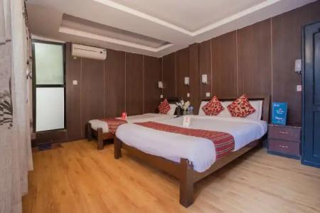 Traveler's Holiday Inn - 40