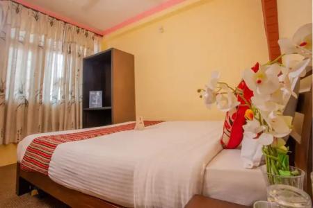 Traveler's Holiday Inn - 6