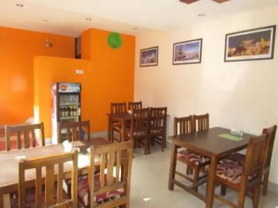 Traveler's Holiday Inn - 18