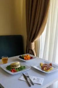 100 Boutique Living - 12