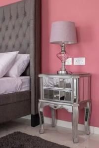 100 Boutique Living - 28