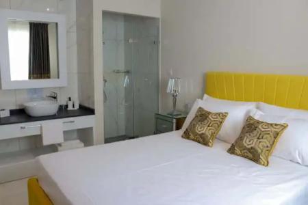 100 Boutique Living - 38