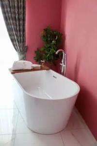 100 Boutique Living - 8