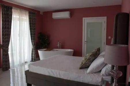 100 Boutique Living - 29