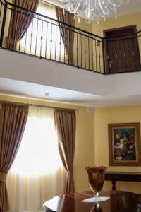 100 Boutique Living - 13