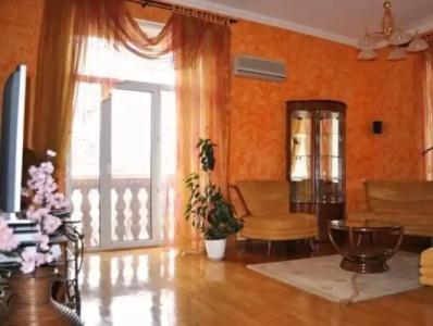 Kreshchatyk Guesthouse - 1