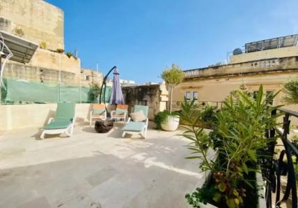 The Maltese Sun - 50