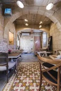 Talbot and Bons Boutique Bed & Breakfast - 13