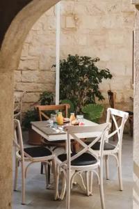 Talbot and Bons Boutique Bed & Breakfast - 14